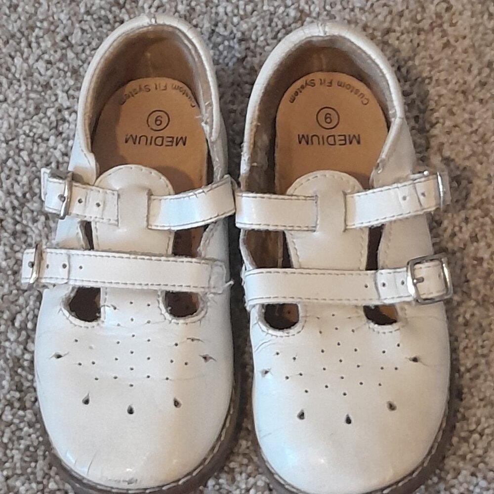 Toddler Girls White Double Buckle Shoe Size 9